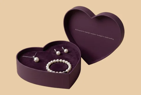 1 heart shaped rigid boxes