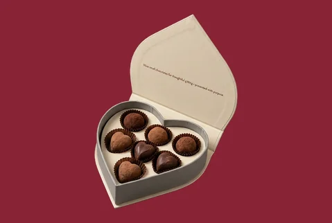 2 magnetic closure heart box