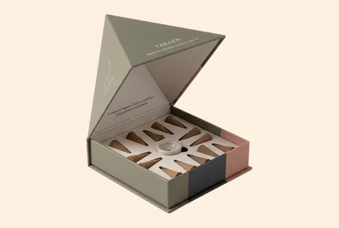 3 magnetic pyramid box
